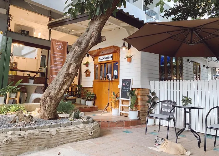 Pillow & Bread Hostel